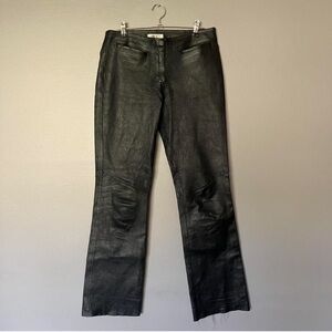 Black straight leg leather pants
100% genuine leather
Vakko New York
Size: 2